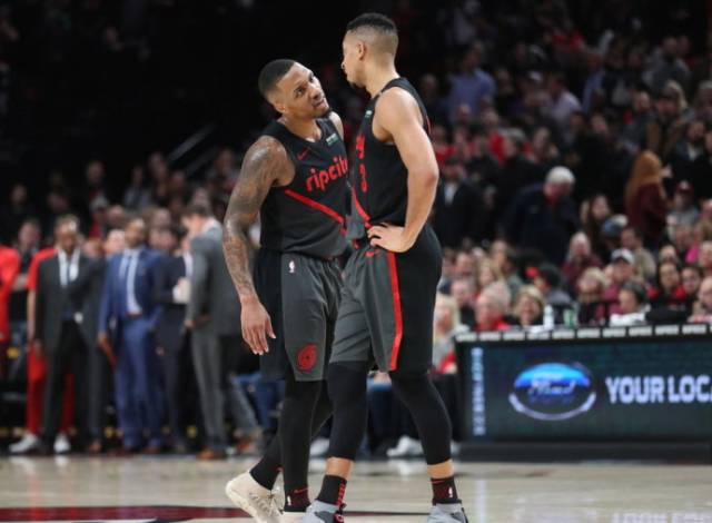 克制的回应 克制的回应